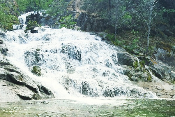 Crystal-Creek-Falls-California